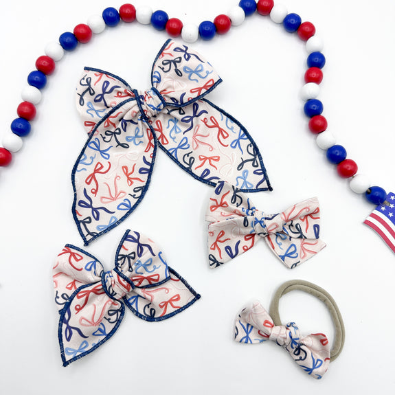 Mini Claire // Bowtastic