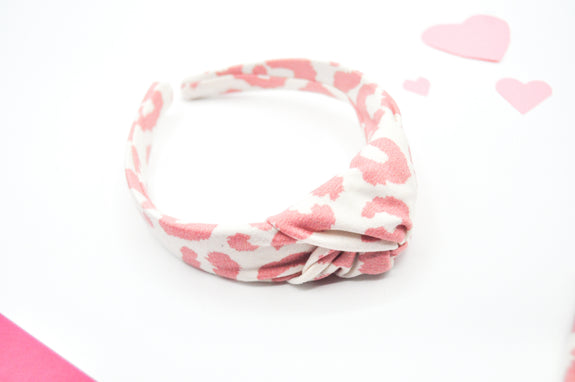 Blushing// Twist & Quin Knots