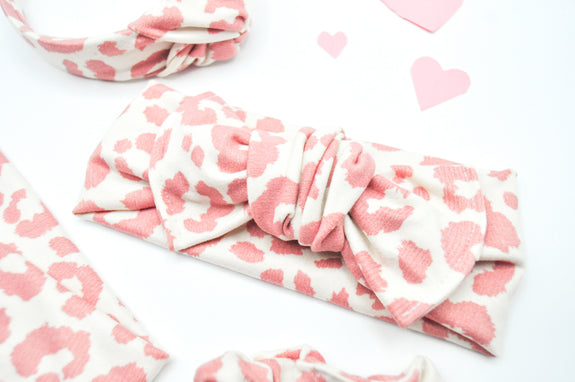 Blushing// Twist & Quin Knots